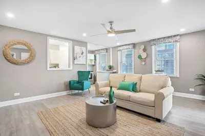 Image de Views from the Six-Free Parking!