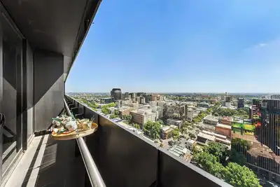 Image de Cozy & Chic 2br Apt Walk to Melbourne Central