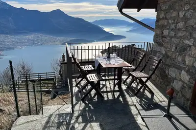 Image de Sonniges Rustico in den Bergen am Comer See