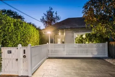Image de Beautiful family home in Caulfield North