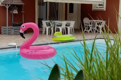 Image de Maison spacieuse avec piscine et jardin \nDISPONIBILITE Restante 9 Au 20 Aout