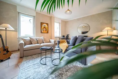 Image de Stylish Family-Sized Apartment by the Rhine River