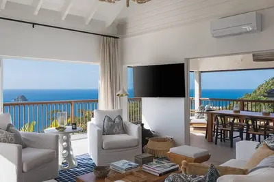 Image de Newly Renovated 3 Bdrm Villa w Ocean Views