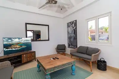 Spacious 6 Bdrm Luxury Villa w 2 Pools
