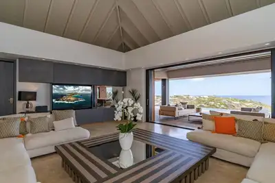 Image de Prestigious 7 Bdrm Villa w Epic Views