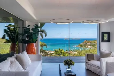 Exceptional 4 Bdrm Villa w Fitness and Cinema