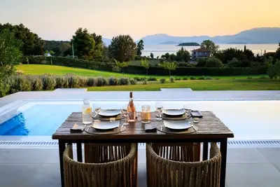Varko - Hermes - Deux Chambres Villa, Couchages 4