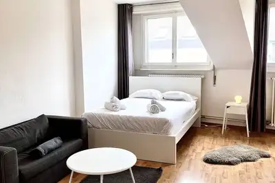 Image de Boutique Studio 2min to Train Station