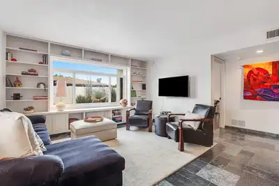 Image de Gorgeous desert home with pool, enclosed yard, full kitchen, on-site golf, & Ac