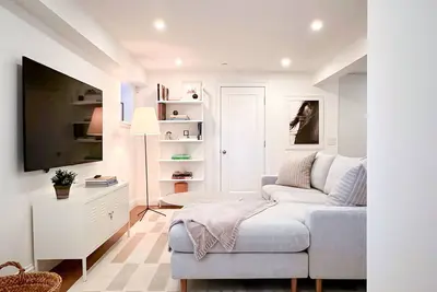 Image de Newly Renovated Cozy 2 Bedroom Apartment with 3 min walk to Main Street