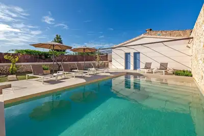 Image de Elegant and modern townhouse, private pool, garage and beautiful outdoor area