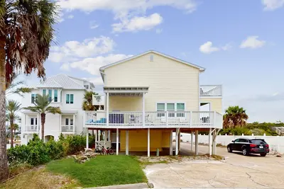 Image de Dog-friendly beachfront townhouse with balcony, 2 bikes, W/D