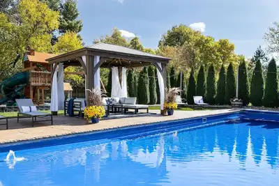 Image de Pool, 2 King Bed Suites, Outdoor Fire/Oasis, Playground, Theater, Workout Room