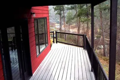Image de Secluded Creekside cabin with access to the best swimming hole on Spring Creek