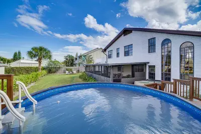 Image de ‘Moon Beach Manor’ w/ Private Pool & Hot Tub!