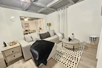 Image de Charming, luxe, modern home near Naval base, Six flags, Casino, Gurnee Mills