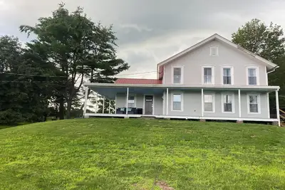 Image de 4 Bedroom Farmhouse with a hot tub