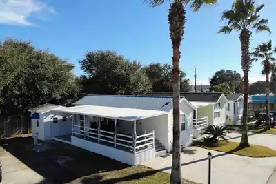Image de Family Friendly Beach Home located in beautiful Miramar Beach, Fl