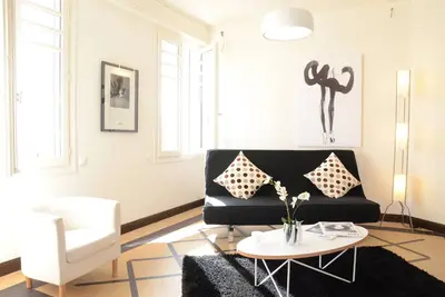 Image de Au Deco Art ****Appartement \"Art Deco\" Coeur Cite Des Papes, Climatise, Parkings
