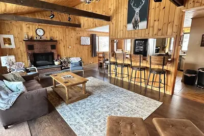 Image de Nature’s Nest located in the heart of Wilmington, 5 minutes from Whiteface Mt. !