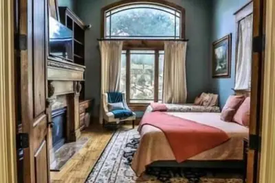 Mountainside Memories Estate