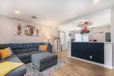 Image de Eagle's Beach Nest: Pet-Friendly*Fenced*Walk2Beach