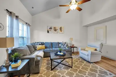 Image de Chic 3br Townhome Next to Neuse River Trail - 1 Min Walk