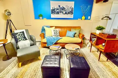 Image de Spacious Getaway Near Mt Tabor Park—Sleeps 4, with Kitchen, Washer Dryer, Patio