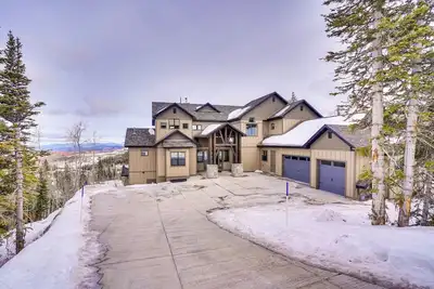 Image de Spacious Utah Escape w/ Balcony & Mountain Views!