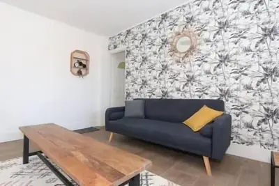 Image de Coeur de ville, T2 cosy & élégant avec jardin ☼