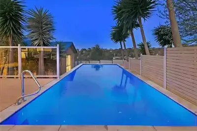 Image de Mt Martha Delight: 6 bedroom, putting green, pool & spa, pool table