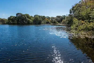 Image de Waterfront On Long Pond.