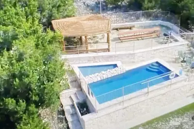 Image de 2 Pools! Adult & Kids Pools~Huge Poolside Entertainment Area, Cabana, Porch!