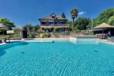 Gîte de charme grande capacité haut de gamme