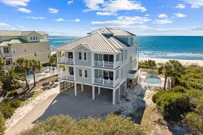 Image de Turtles' Paradise: 7 Bedroom Beachfront Home- Completely Allergy and Pet Free!