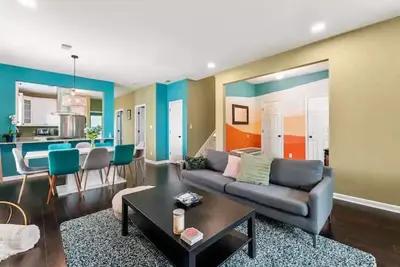 Image de Chateau Fila: Atl Oasis w/Slingshot Option