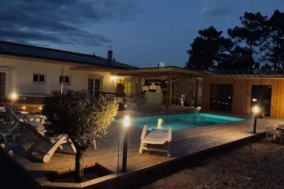 Image de Maison 13/15p 700m plage 300m centre piscine et jacuzzi tout Ă pied