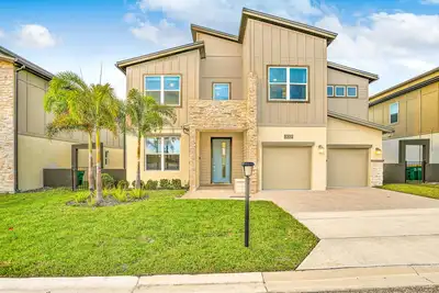 Image de Enchanting beach retreat with private pool, exclusive beach access & game room
