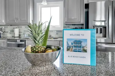 Image de Ocean Views, heated Pool, Hot tub, Elevator, Ev Charger