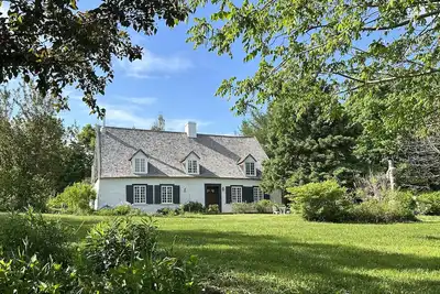 Image de La maison de campagne. Ancestrale de 1669 sur l'Île d'Orléans
