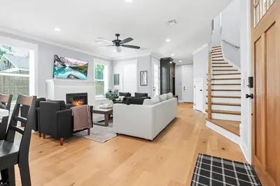 Image de White Retreat on Proctor - 3. 5 Bathrooms!