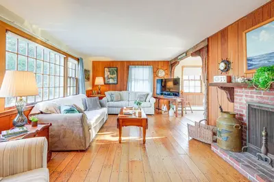 Image de Cape Cod Cottage w\/ Private Dock on Bass River