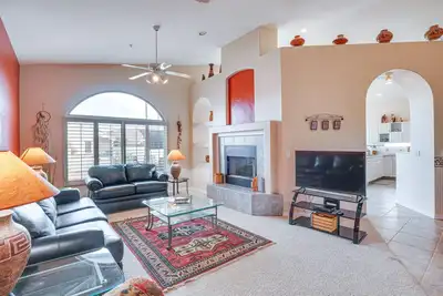 Image de Green Valley Getaway Near Golfing: Pool Access!