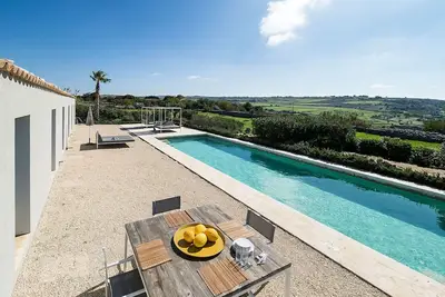 Image de Maison de vacances privée avec piscine privée, Wifi, climatisation, Tv, patio, vue panoramique