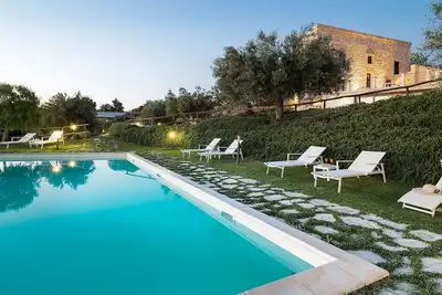 Maison de vacances privée avec piscine, Wifi, climatisation, bain à remous, sauna, Tv, terrasse