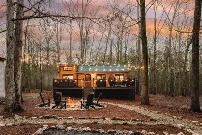 Image de Woodland Chalet w\/ Hot Tub, Deck + Private Lake!