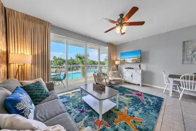 Image de Cute beachy 1br~ Beachfront condo on 2nd Floor w/ Lazy River~Destin West Gulfside 205