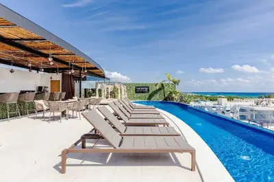Image de Steps to 5th & Beach | Oceanview Roof Pool & Bar