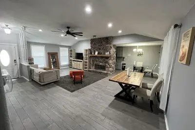 Image de Modern style home! By hobby airport and Nasa. Full kitchen and strong Wifi.