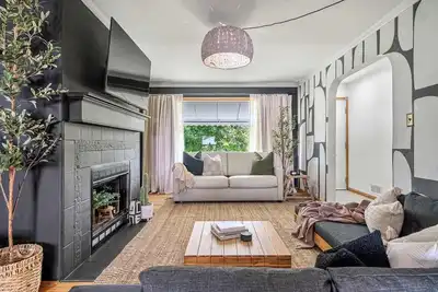 Image de The Maverick | Family Friendly | Sleeps 16 + Guest